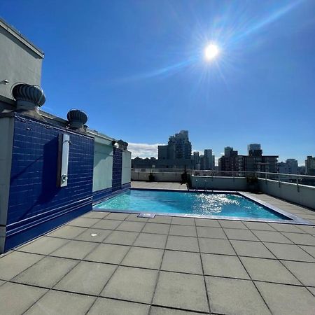 Lovely Condo バンクーバー エクステリア 写真